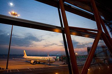 《双影奇境》总监Josef Fares表示绝不加入氪金、被称赞是游戏界的昆汀